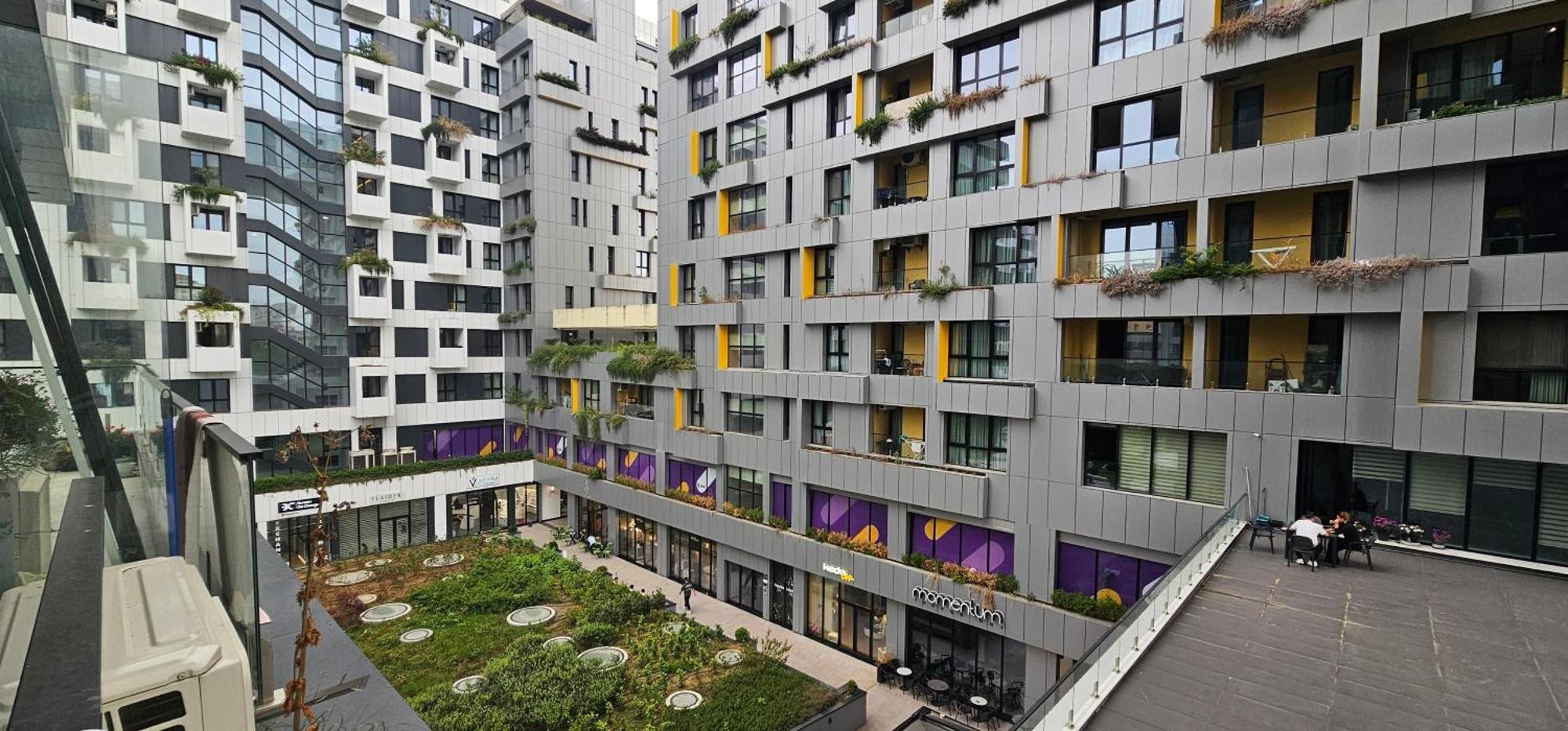 Free Parking Tirana Modern Escape Apartment Bagian luar foto