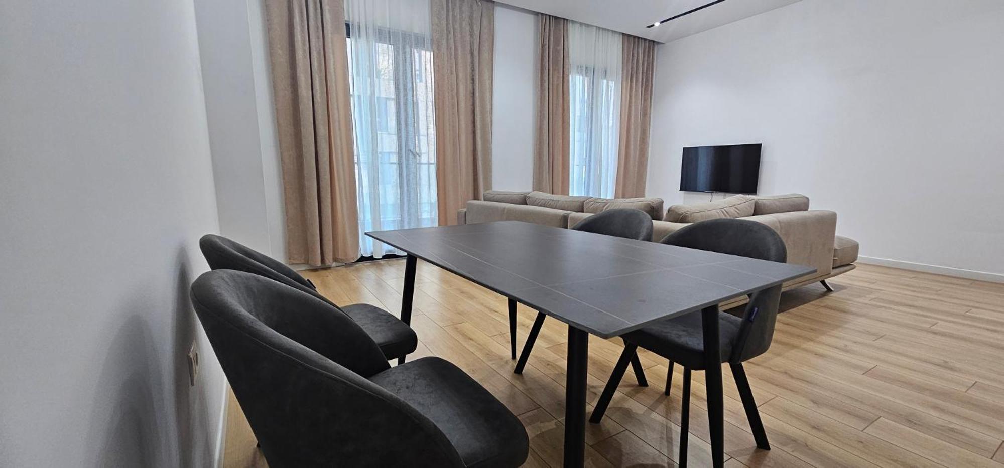 Free Parking Tirana Modern Escape Apartment Bagian luar foto