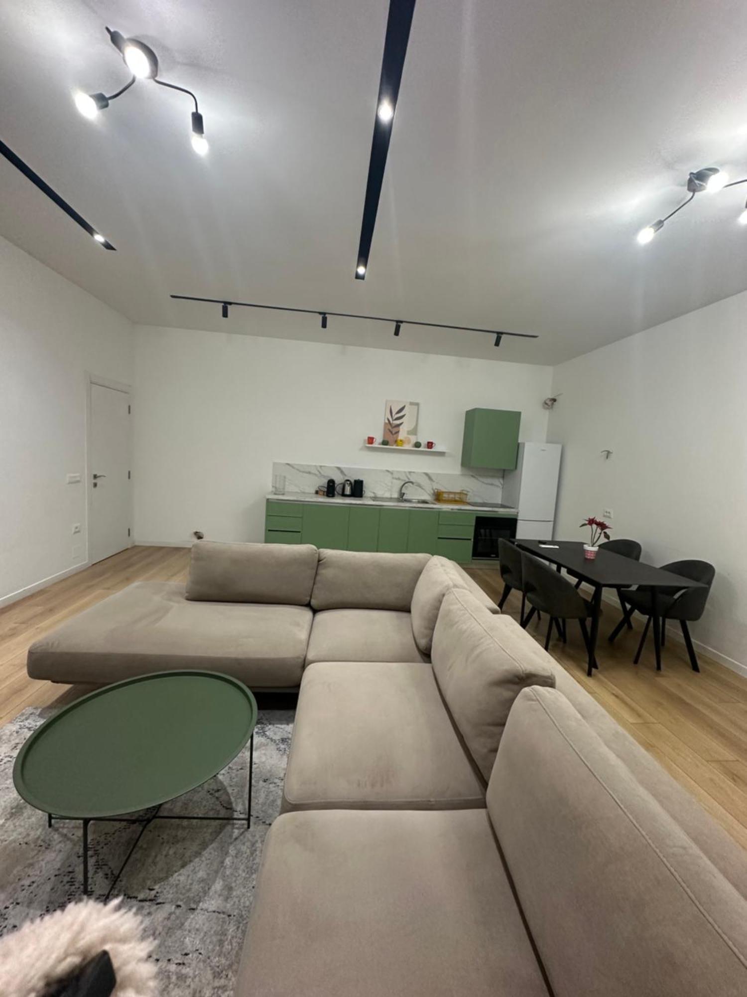 Free Parking Tirana Modern Escape Apartment Bagian luar foto