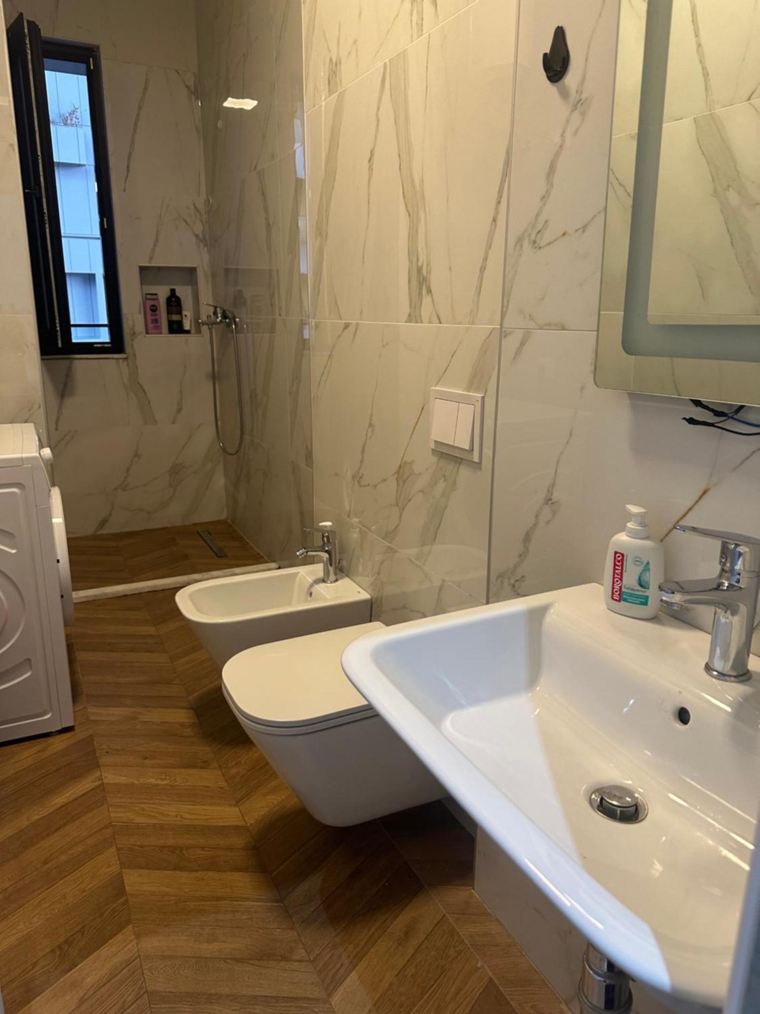 Free Parking Tirana Modern Escape Apartment Bagian luar foto