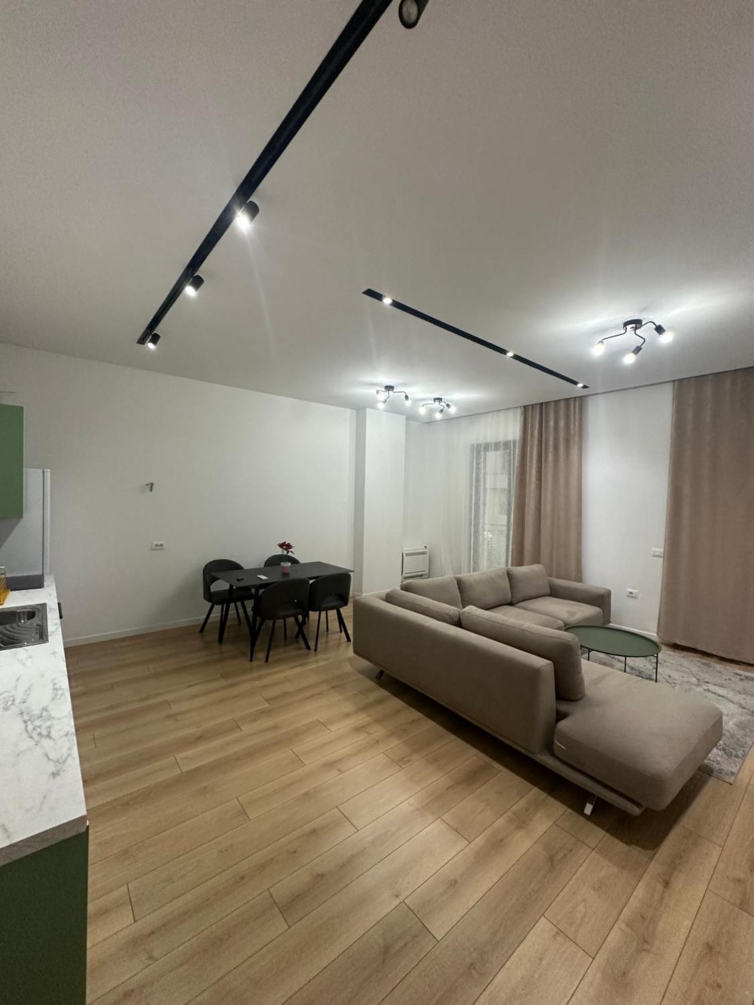 Free Parking Tirana Modern Escape Apartment Bagian luar foto